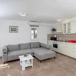House Nane Garden בית נופש *