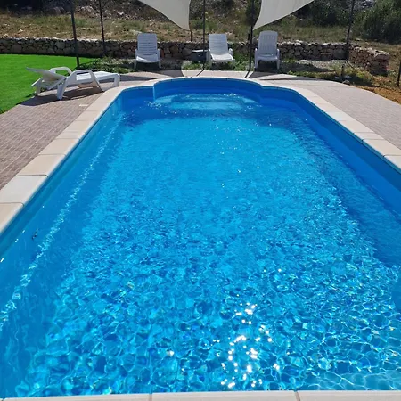 House Nane Garden * Mirce