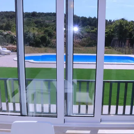 House Nane Garden Mirce